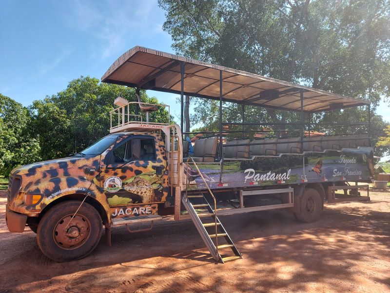 Carro da Safári no Pantanal